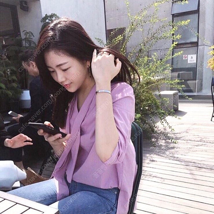 프롬엘로힘 레터링 블라우스 더스티라벤더 판매해요