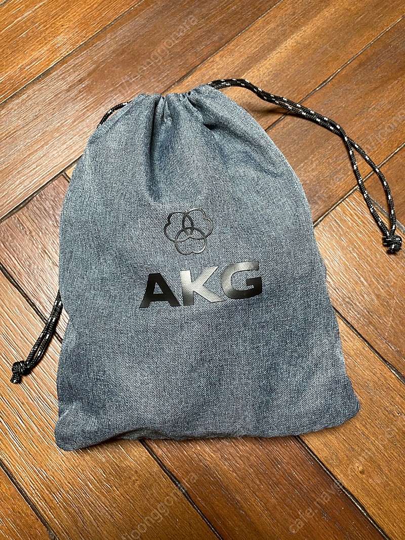 AKG K371-BT 블루투스 헤드폰 팝니다