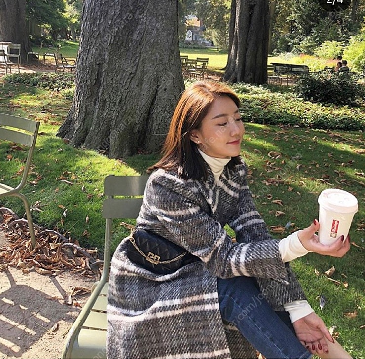 하엄지 체크코트