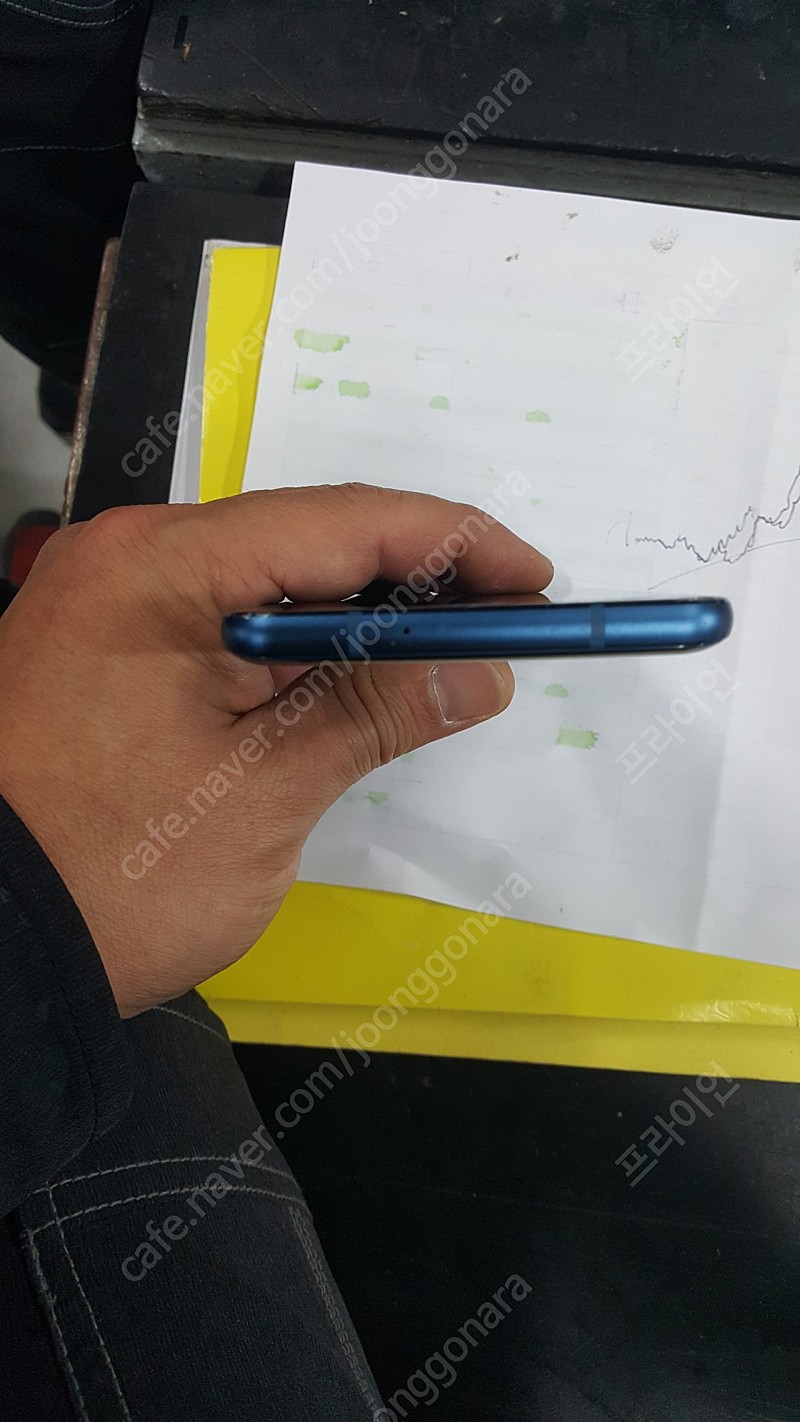 LG Q815 액정 깨진폰 팝니다