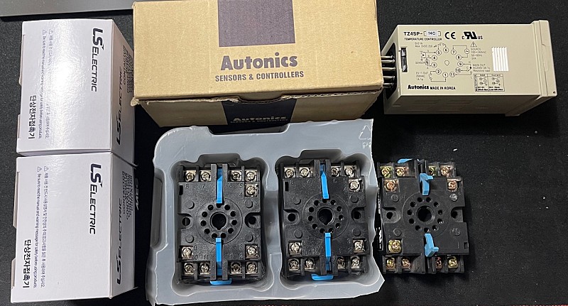 (중고) Autonics TZ4SP 온도조절기, (미사용 신품) Autonics PS-11(N) 판넬용 커넥터, (미사용 신품) LS electric 단상전자접촉기 (미사용 신