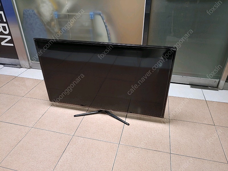 50' smart TV( samsung )--0