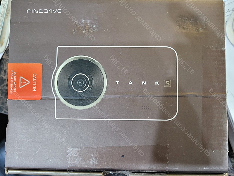 새상품) 파인드라이브 TANK S 2채널 32GB 판매 / 부산 직거래 가능