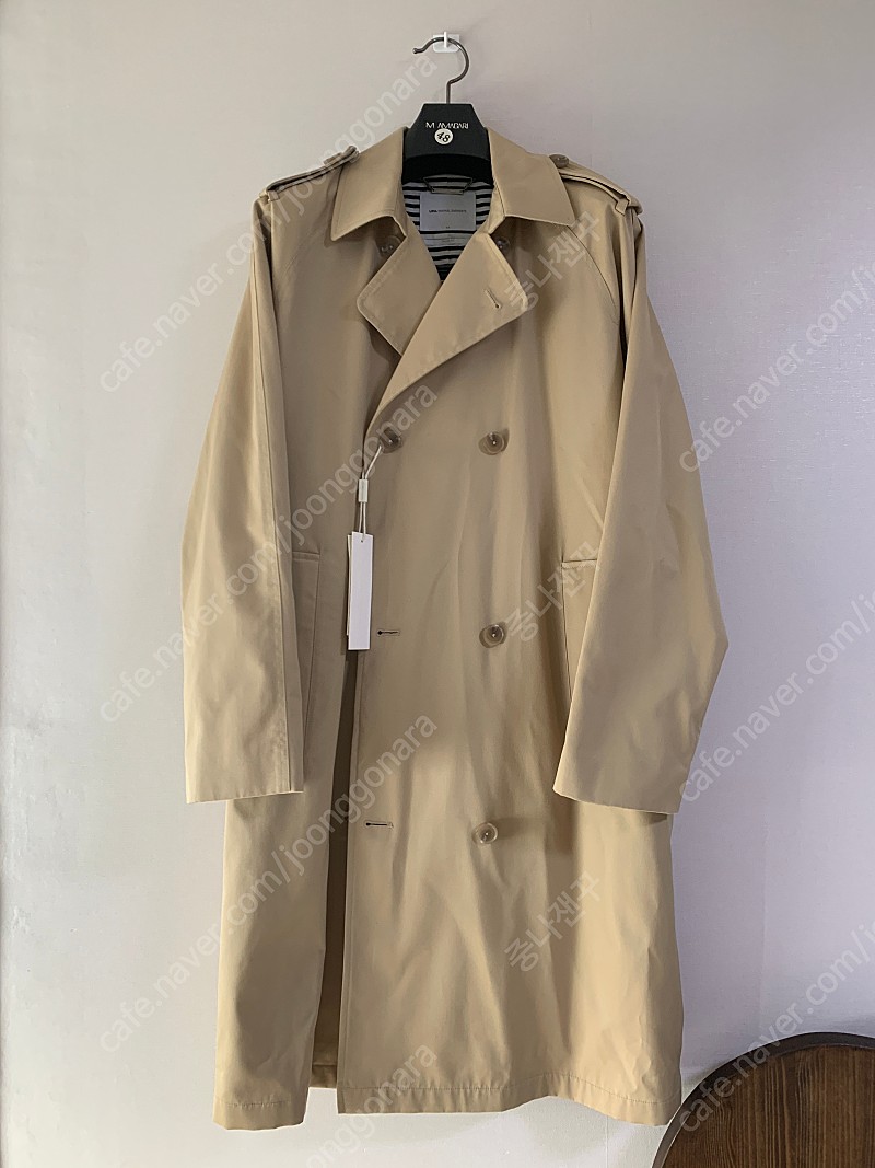 라이풀 오버핏 트렌치 코트 새제품 저렴히 판매합니다. lmc 커버낫 비바스튜디오 베이지 코트 봄코트 맥코트