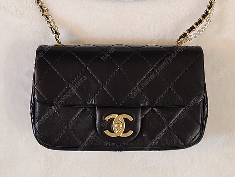 샤넬 20FW 진주레더체인 스트랩 미니 플랩백 AS2210--1