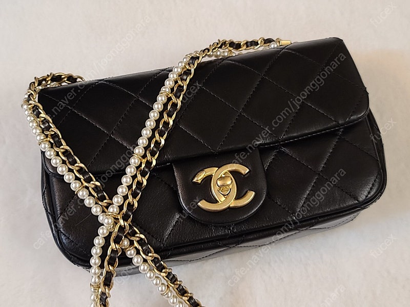 샤넬 20FW 진주레더체인 스트랩 미니 플랩백 AS2210--0